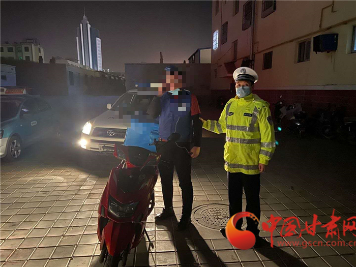 【甘肅全民戰(zhàn)“疫”】玉門公安交警：嚴(yán)查酒駕醉駕不松懈  守護(hù)復(fù)工復(fù)產(chǎn)安全路
