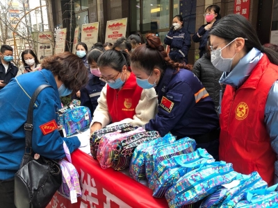 蘭州：團(tuán)市委慰問(wèn)一線(xiàn)環(huán)衛(wèi)工