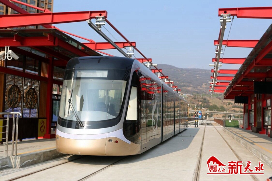王銳調(diào)研有軌電車示范線一期工程、工業(yè)博物館等項目建設(shè)情況