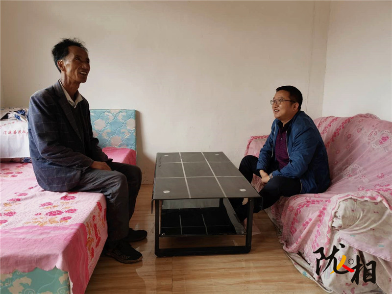 【隴人相】以扶貧為己任 把村民當(dāng)親人——記元古堆村黨支部第一書記、駐村幫扶工作隊(duì)隊(duì)長陳元兵