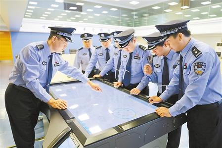 致敬！人民警察