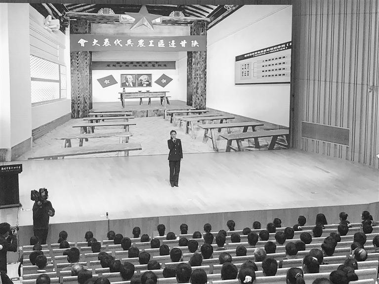 蘭州市開展“學(xué)黨史、頌黨恩、跟黨走”紅色文化進(jìn)校園活動(dòng)