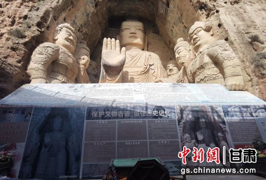 時(shí)下，中國(guó)“石窟鼻祖”天梯山石窟第13窟大佛足部與局部危巖體搶救性保護(hù)項(xiàng)目正在施工。圖為施工現(xiàn)場(chǎng)。陳曉斌 攝