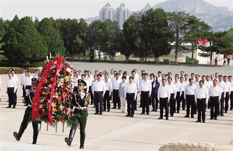 蘭州市委理論學習中心組黨史學習教育暨市級領導干部專題讀書班開班把牢前進方向 展示擔當作為開創(chuàng)發(fā)展新局面