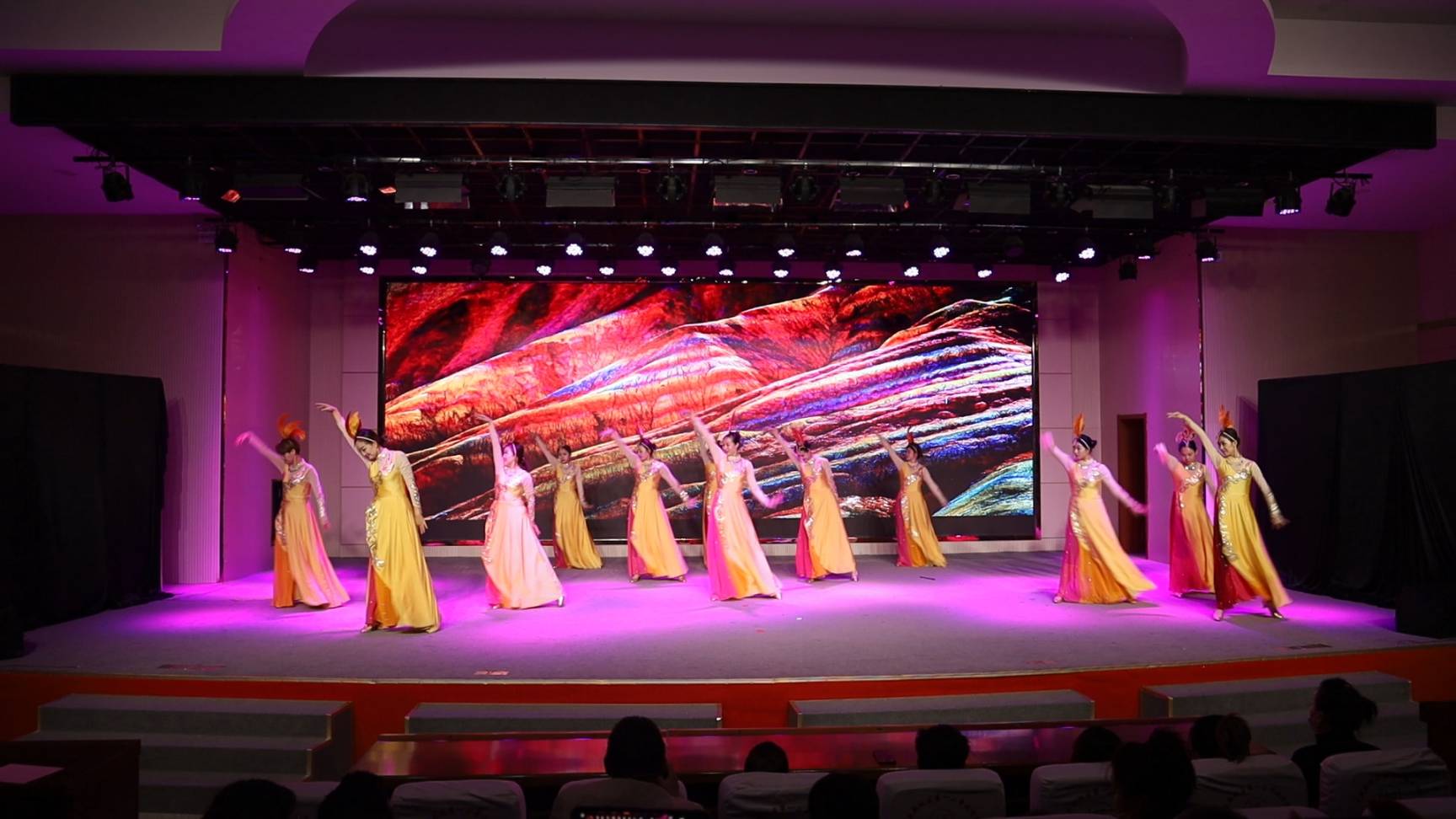 張掖市非遺舞臺(tái)劇《寶卷印象》在武威、金昌等市州上演