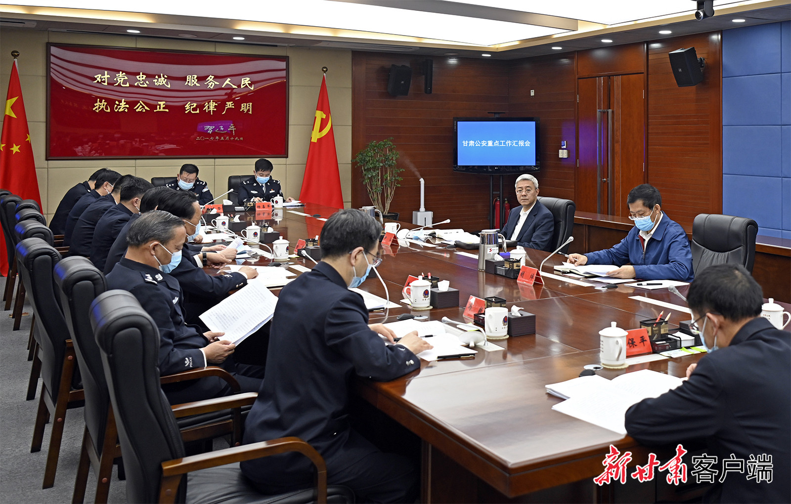 【甘快看】尹弘在甘肅省公安廳調(diào)研時(shí)強(qiáng)調(diào)：堅(jiān)持政治建警鍛造公安鐵軍，全力以赴防風(fēng)險(xiǎn)保安全護(hù)穩(wěn)定