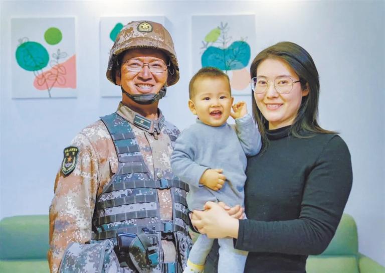 蘭州市退役軍人事務(wù)局舉行清明代祭掃儀式 陳紅軍烈士父親給兒子寫來寄語 “你是祖國(guó)的好兒女，也是我們的驕傲”